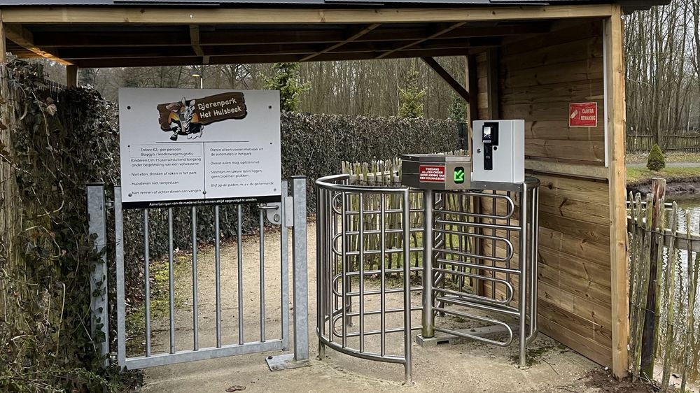 T1350 halfhoge tourniquet | Betaalde recreatie