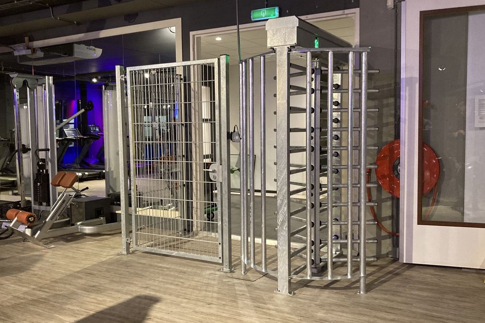 Hoge tourniquet voor onbemande fitness