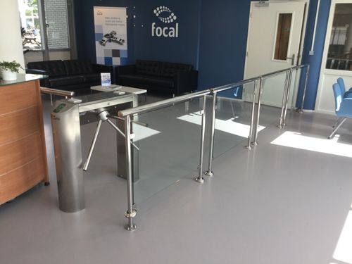 scheidingshek met glas